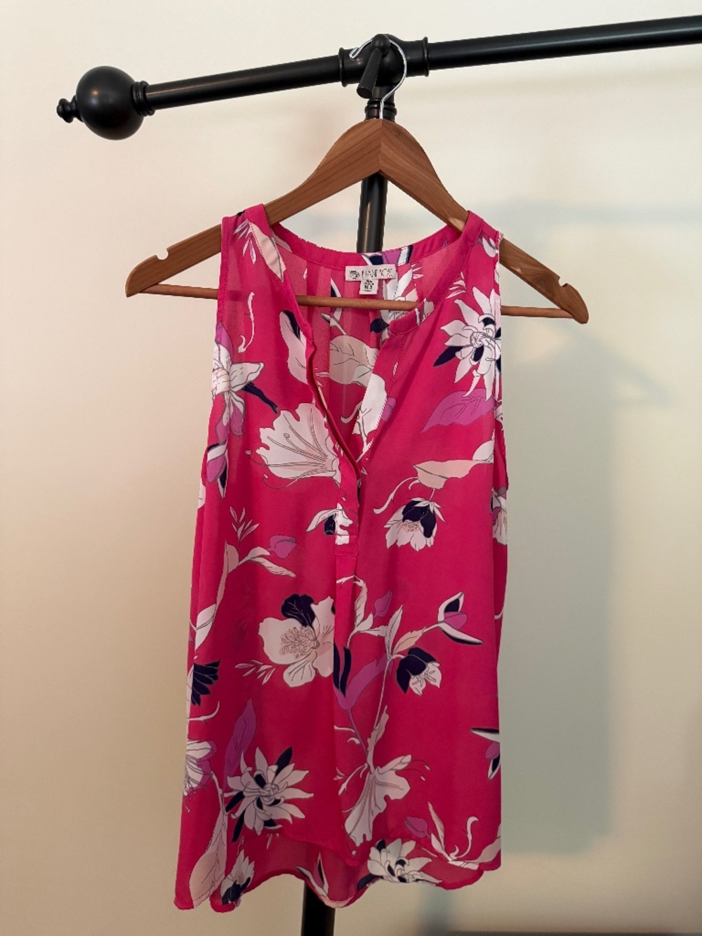 Eliane Rose Pink Floral Sleeveless Blouse Split V-Neck High Low Tank Top